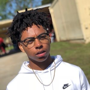 Meet your Posher, Ethan